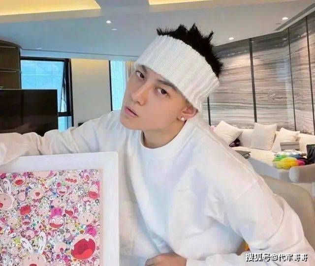 阿娇社交平台晒出与皇甫圣华的亲密合影,官宣恋情(图6) 阿娇社交平台晒出与皇甫圣华的亲密合影,官宣恋情(图6)