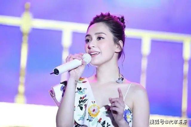 阿娇社交平台晒出与皇甫圣华的亲密合影,官宣恋情(图12) 阿娇社交平台晒出与皇甫圣华的亲密合影,官宣恋情(图12)