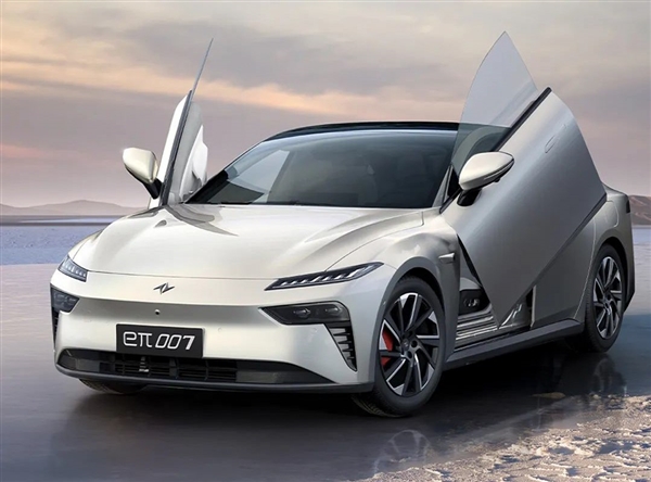 东风eπ 007官图发布:双辐式多功能方向盘、全液晶仪表盘和悬浮式中控屏(图1) 剪刀门不值钱了!东风eπ 007官图发布:增程、纯电全都有