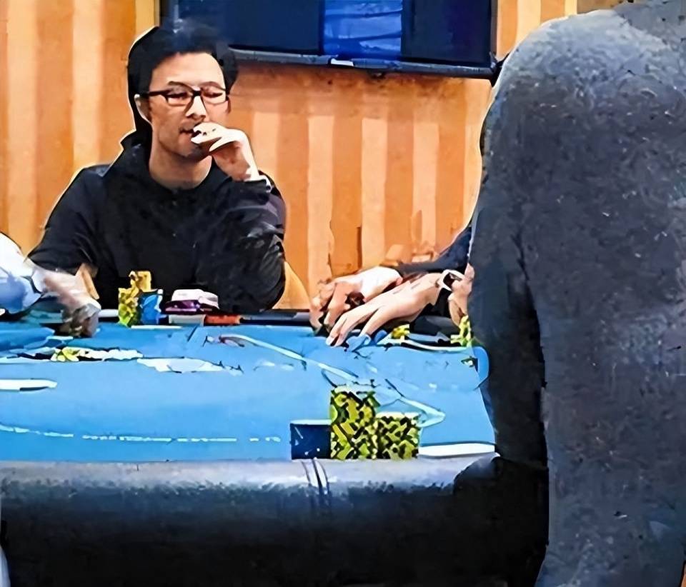 汪峰章子怡猝不及防官宣了离婚,直接冲上了热搜(图11) 汪峰章子怡猝不及防官宣了离婚,直接冲上了热搜(图11)