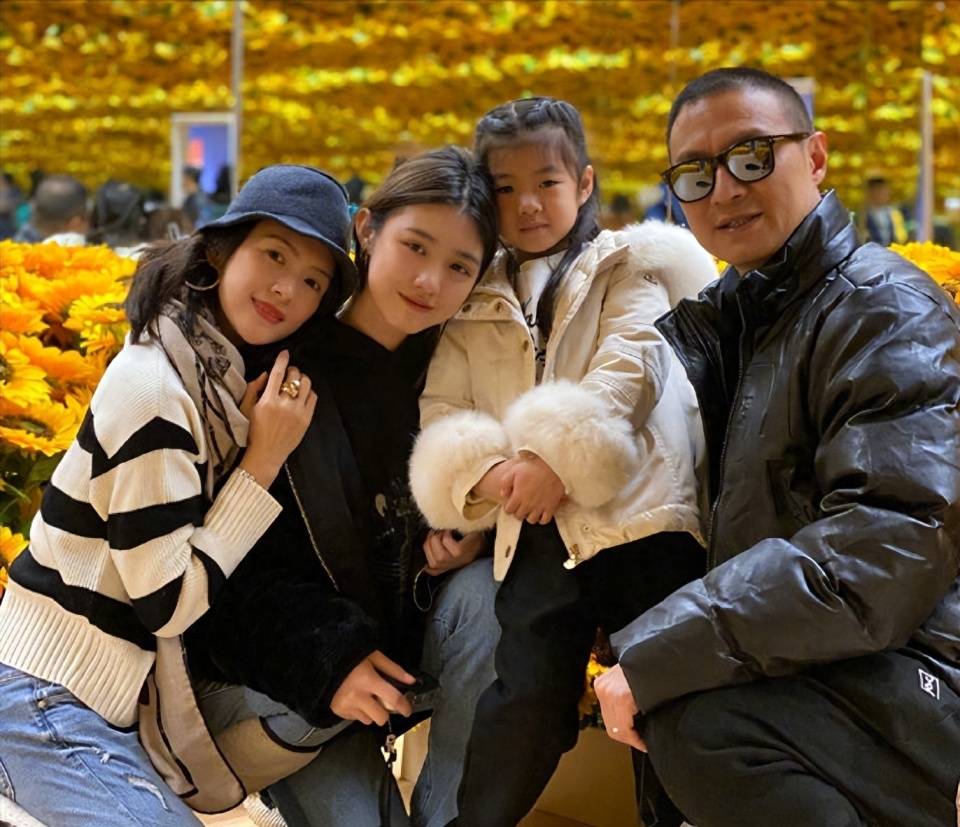 汪峰章子怡猝不及防官宣了离婚,直接冲上了热搜(图19) 汪峰章子怡猝不及防官宣了离婚,直接冲上了热搜(图19)