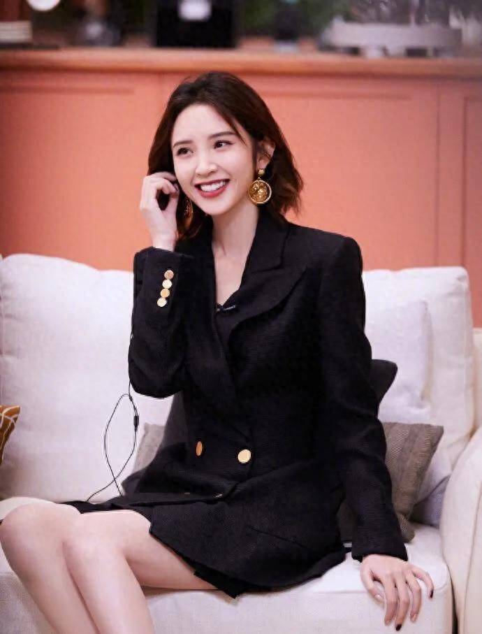 《半熟恋人》中唐艺昕让人刮目相看,不做作有亲和力(图4) 《半熟恋人》中唐艺昕让人刮目相看,不做作有亲和力(图4)