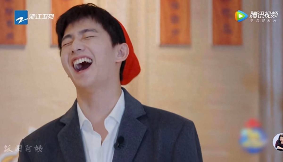 人气再度创高峰的杨洋加入《青春环游记3》,可谓释放了搞笑人天性(图2) 人气再度创高峰的杨洋加入《青春环游记3》,可谓释放了搞笑人天性(图2)