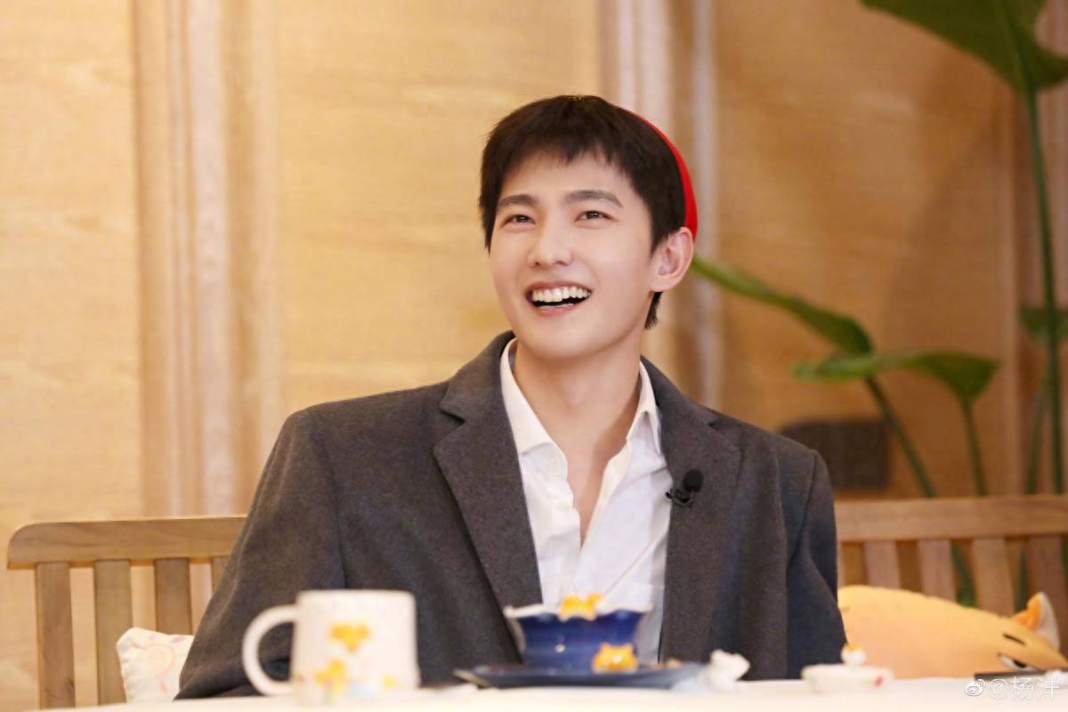 人气再度创高峰的杨洋加入《青春环游记3》,可谓释放了搞笑人天性(图9) 人气再度创高峰的杨洋加入《青春环游记3》,可谓释放了搞笑人天性(图9)