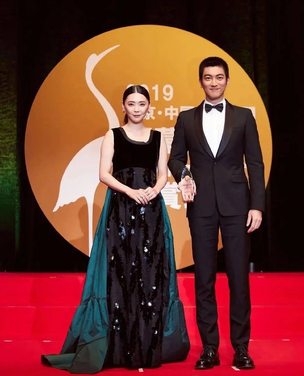 倪妮又拿下一座影后奖杯,坏消息是这个奖的含金量不高(图11) 倪妮又拿下一座影后奖杯,坏消息是这个奖的含金量不高(图11)