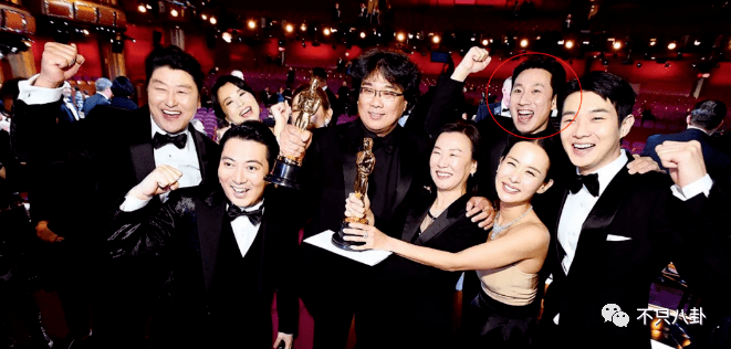 出轨又涉毒!会不会重现“胜利夜店”风暴的大瓜盛景,拔出萝卜带出N多泥?(图58) 出轨又涉毒!会不会重现“胜利夜店”风暴的大瓜盛景,拔出萝卜带出N多泥?(图58)