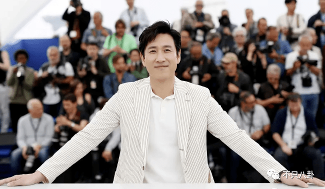 出轨又涉毒!会不会重现“胜利夜店”风暴的大瓜盛景,拔出萝卜带出N多泥?(图59) 出轨又涉毒!会不会重现“胜利夜店”风暴的大瓜盛景,拔出萝卜带出N多泥?(图59)