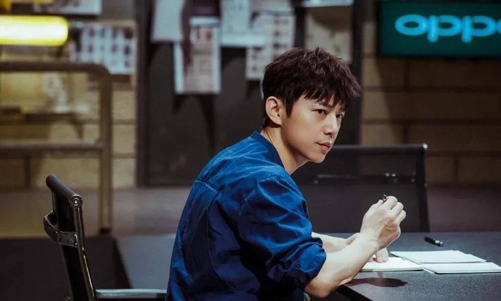 何炅因为收礼物事件,将自身置于水深火热之中(图2) 何炅因为收礼物事件,将自身置于水深火热之中(图2)