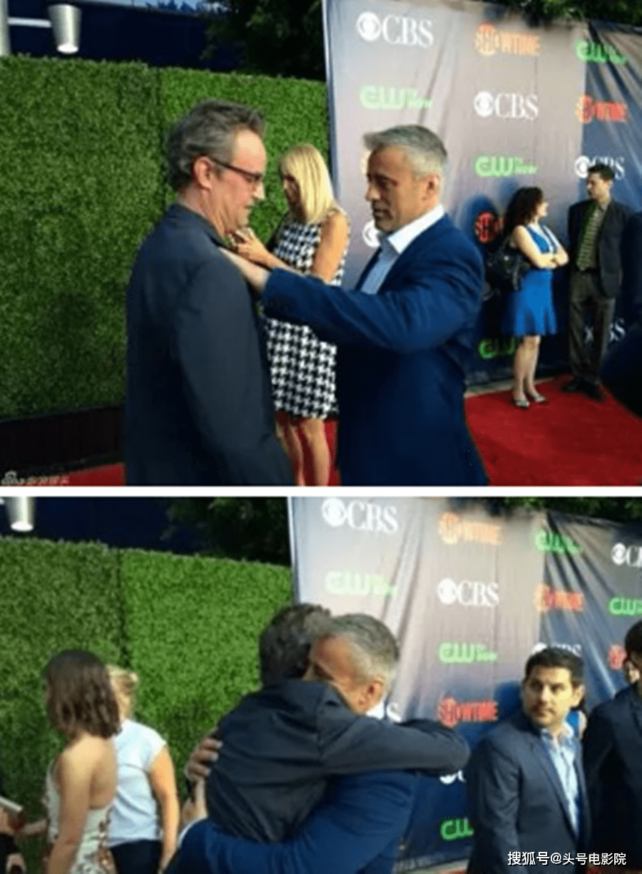 《老友记》中钱德勒的扮演者马修·派瑞去世,让无数剧迷为之悲伤(图33) 《老友记》中钱德勒的扮演者马修·派瑞去世,让无数剧迷为之悲伤(图33)