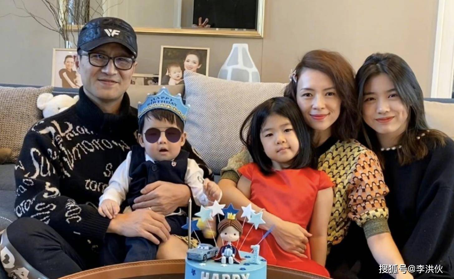 汪峰离婚,葛荟婕丝毫不掩饰激动和兴奋,在直播间放起《好运来》(图15) 汪峰离婚,葛荟婕丝毫不掩饰激动和兴奋,在直播间放起《好运来》(图15)