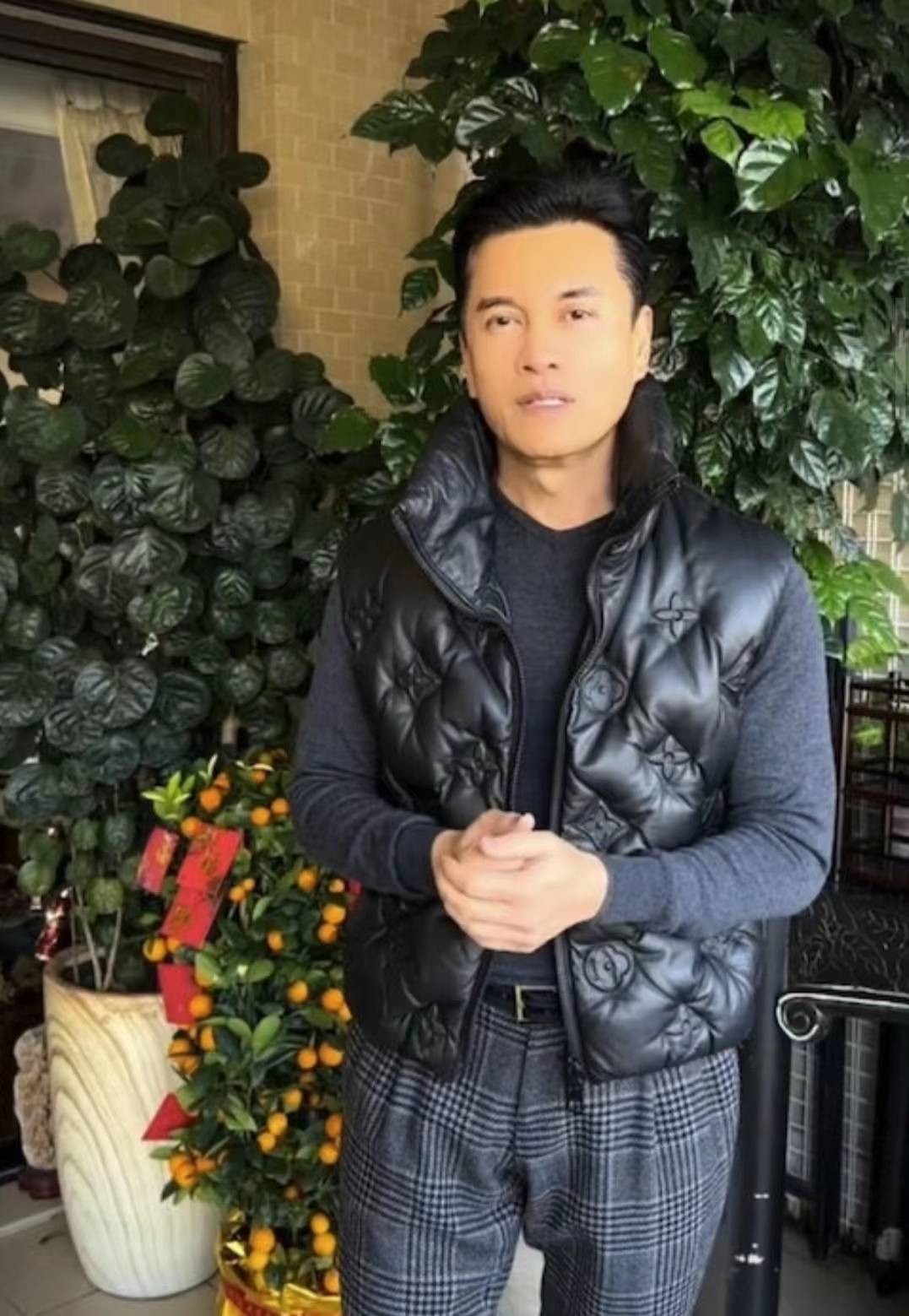 吕伟良老婆在社交平台上分享儿子的近照,瞬间引起网友们的关注以及讨论(图12) 吕伟良老婆在社交平台上分享儿子的近照,瞬间引起网友们的关注以及讨论(图12)