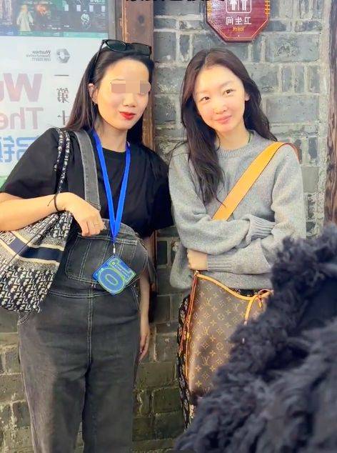 对于周冬雨来说,无论是灵性还是科技感,都构成了她独特的特质(图6) 对于周冬雨来说,无论是灵性还是科技感,都构成了她独特的特质(图6)