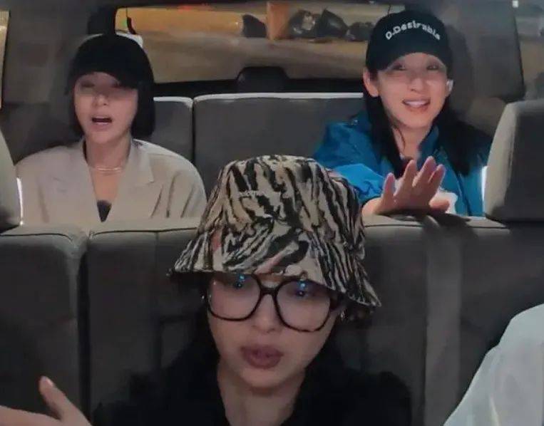 综艺《花少5》开播话题不断 明星成员集体现身北京环球影城(图9) 综艺《花少5》开播话题不断 明星成员集体现身北京环球影城(图9)