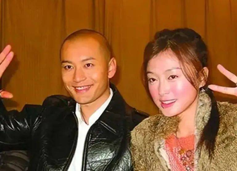 综艺《花少5》开播话题不断 明星成员集体现身北京环球影城(图24) 综艺《花少5》开播话题不断 明星成员集体现身北京环球影城(图24)