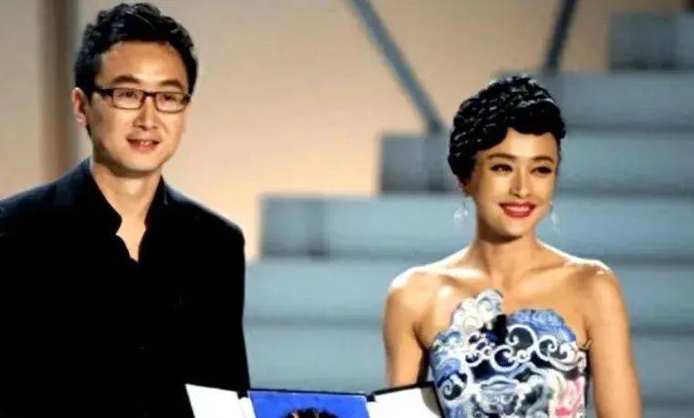 综艺《花少5》开播话题不断 明星成员集体现身北京环球影城(图26) 综艺《花少5》开播话题不断 明星成员集体现身北京环球影城(图26)