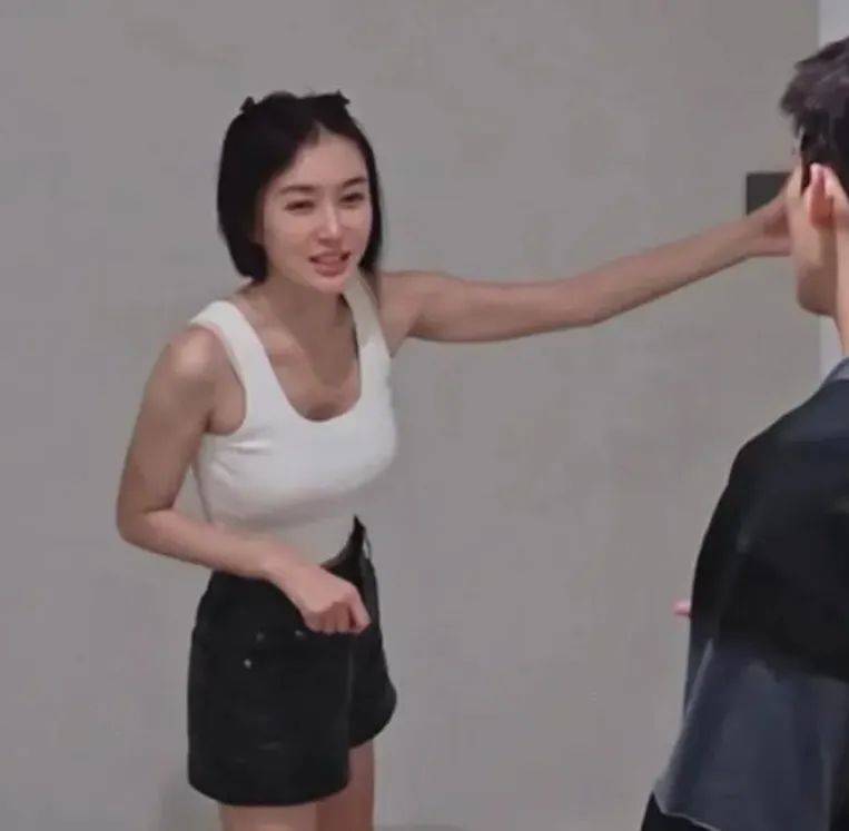 综艺《花少5》开播话题不断 明星成员集体现身北京环球影城(图30) 综艺《花少5》开播话题不断 明星成员集体现身北京环球影城(图30)