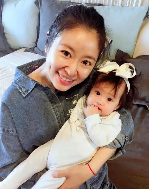 霍建华一家三口日本海边度假 林心如身材和之前一样苗条纤瘦(图6) 霍建华一家三口日本海边度假 林心如身材和之前一样苗条纤瘦(图6)