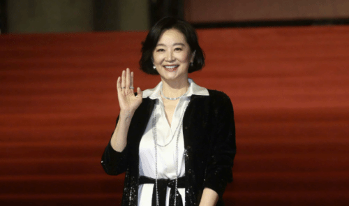 传奇影后！林青霞荣获第60届金马终身成就奖