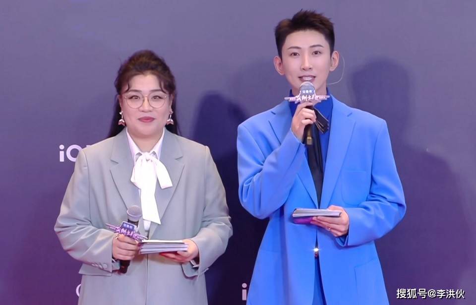 流量小生魏大勋和他的两任绯闻女友——秦岚、杨幂同台的画面了(图2)