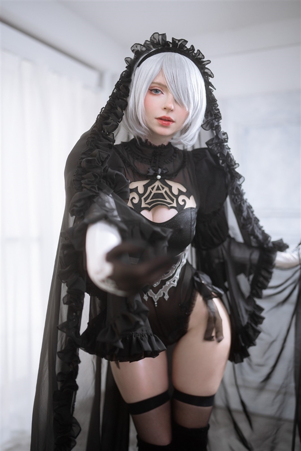 《生化危机4RE》阿什莉脸模和体模同框合照 给你的印象深刻吗?(图12) 《生化危机4RE》阿什莉脸模和体模同框合照:选左边还是右边