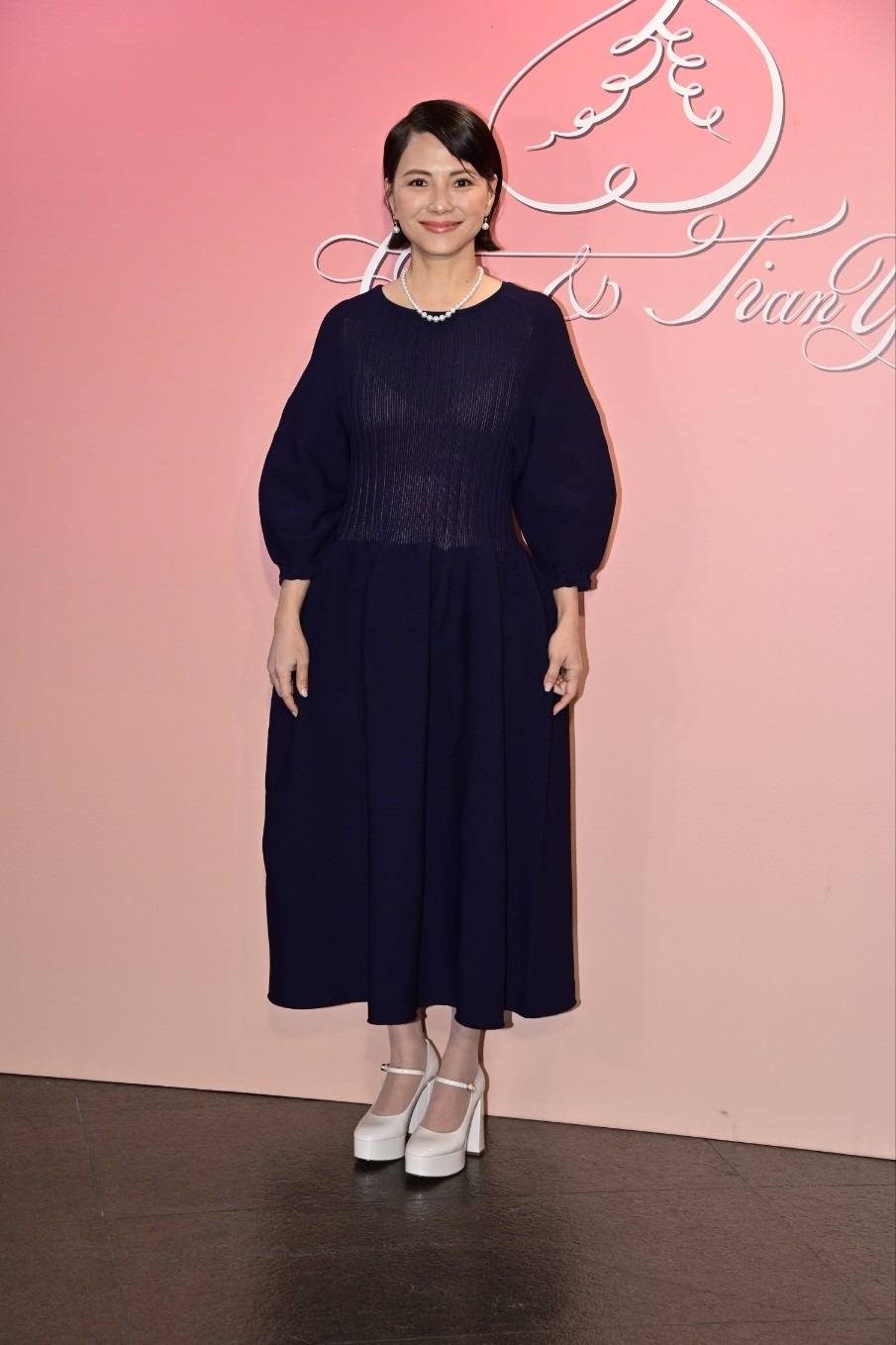 70岁的张艾嘉荣升“婆婆”,儿子王令尘与相恋7年的29岁内地超模游天翼举办盛大婚礼(图18) 70岁的张艾嘉荣升“婆婆”,儿子王令尘与相恋7年的29岁内地超模游天翼举办盛大婚礼(图18)