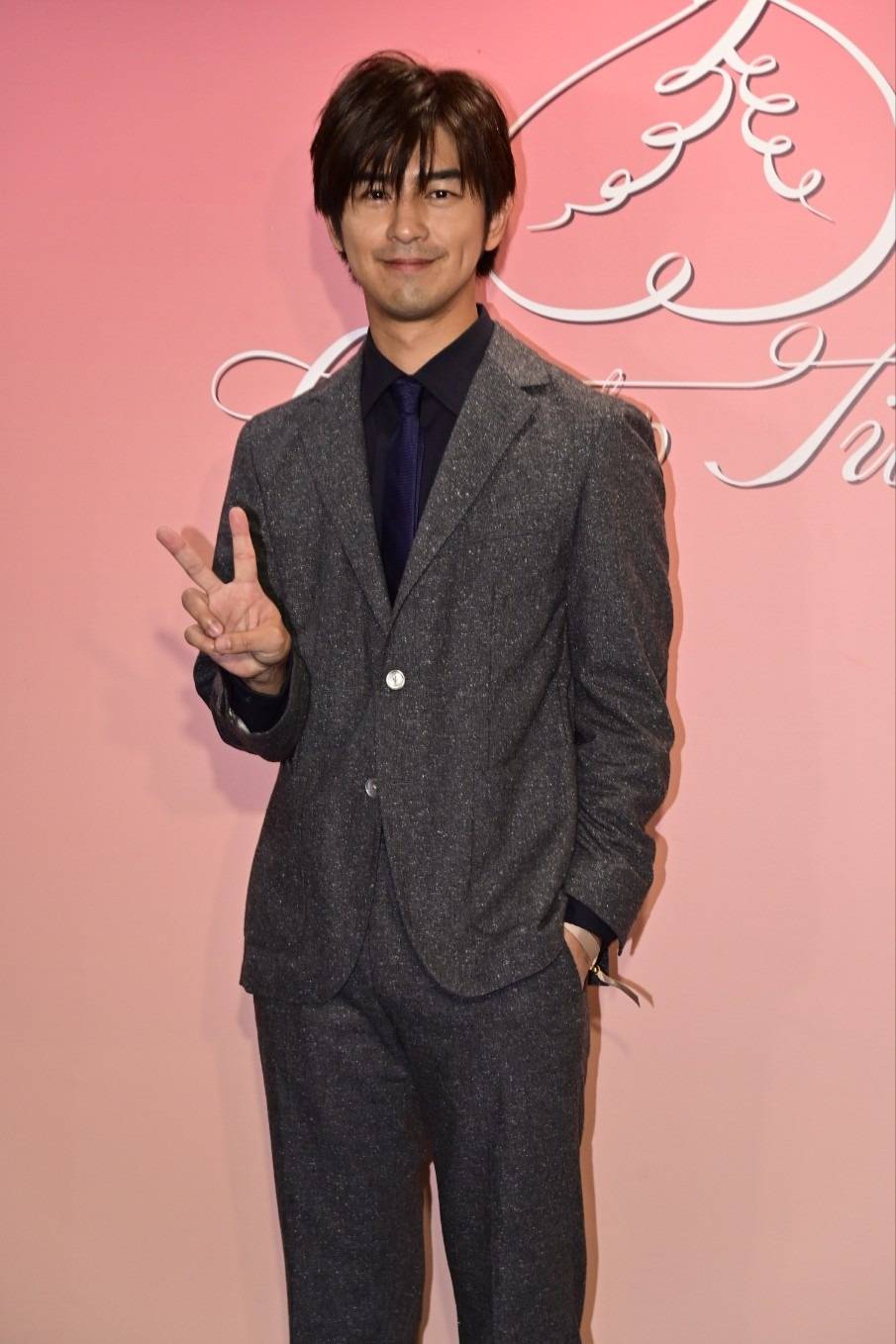 70岁的张艾嘉荣升“婆婆”,儿子王令尘与相恋7年的29岁内地超模游天翼举办盛大婚礼(图26) 70岁的张艾嘉荣升“婆婆”,儿子王令尘与相恋7年的29岁内地超模游天翼举办盛大婚礼(图26)