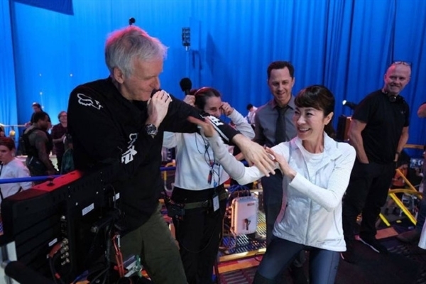 卡梅隆:《阿凡达3》的后期制作在正轨上,能赶上2025年的圣诞档期(图2) 2025年见!卡梅隆称《阿凡达3》能按时上映:火部落首次出场