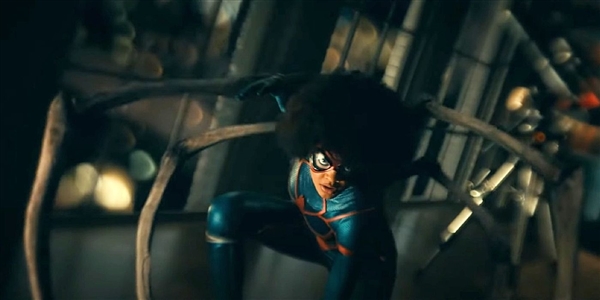 《蜘蛛夫人》新海报曝光 携手三位蜘蛛女亮相 命运如蛛网般联结所有人(图4) 《蜘蛛夫人》新海报曝光 蜘蛛夫人携三位蜘蛛女亮相