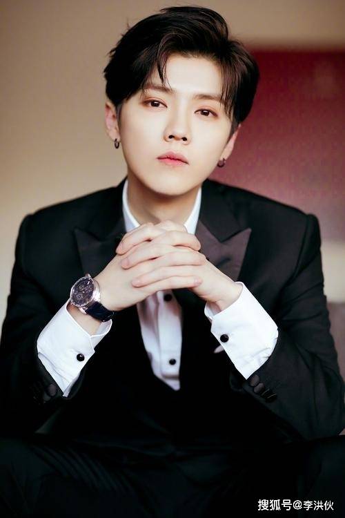 消息称鹿晗和关晓彤近期吵架 性格不合 官宣恋情时动静太大 (图5) 消息称鹿晗和关晓彤近期吵架 性格不合 官宣恋情时动静太大 (图5)