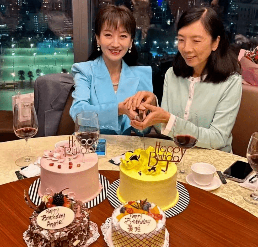 即使已经70岁,自然老去的赵雅芝依然魅力无限(图4) 即使已经70岁,自然老去的赵雅芝依然魅力无限(图4)