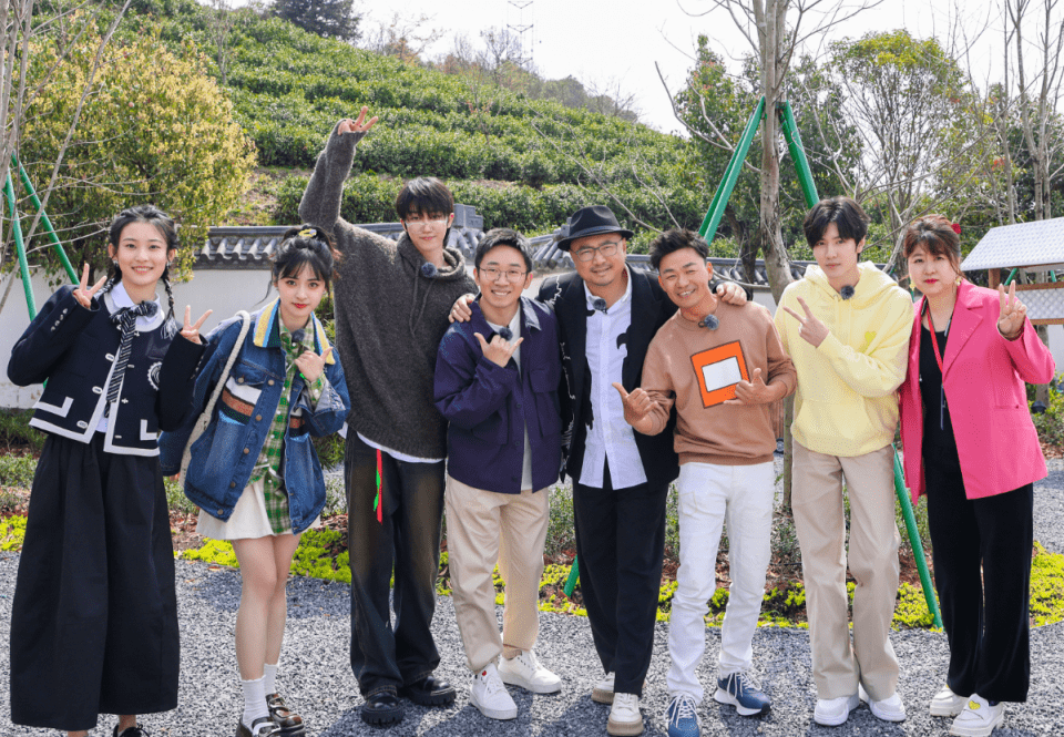 《现在就出发》全明星户外游戏真人秀,节目嘉宾将进行4次6天5夜的挑战体验奇妙乡野生活(图1) 《现在就出发》全明星户外游戏真人秀,节目嘉宾将进行4次6天5夜的挑战体验奇妙乡野生活(图1)