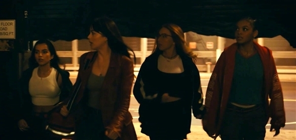 索尼影业漫威新片《蜘蛛夫人:超感觉醒》公布全新台版海报,主角团全员亮相(图3) 全员美女超英片!索尼《蜘蛛夫人》新海报发布:4位蜘蛛女造型揭晓