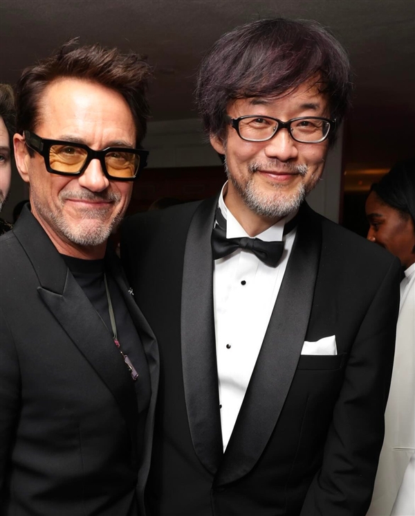 《死侍3》杀青!主演雷诺兹:戏服浸透血水与汗水,伴随拍摄完结,它又充盈着泪水(图9) 《死侍3》杀青