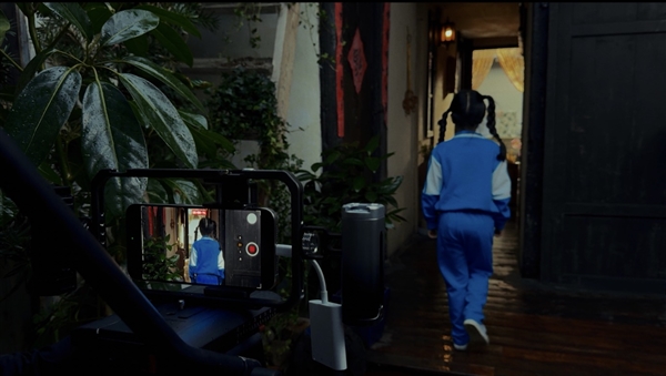 苹果已使用iPhone拍摄了7部新年贺岁短片,体现出每代iPhone强大的视频拍摄能力(图9) 范伟主演iPhone拍摄!揭开苹果贺岁片《小蒜头》背后的秘密