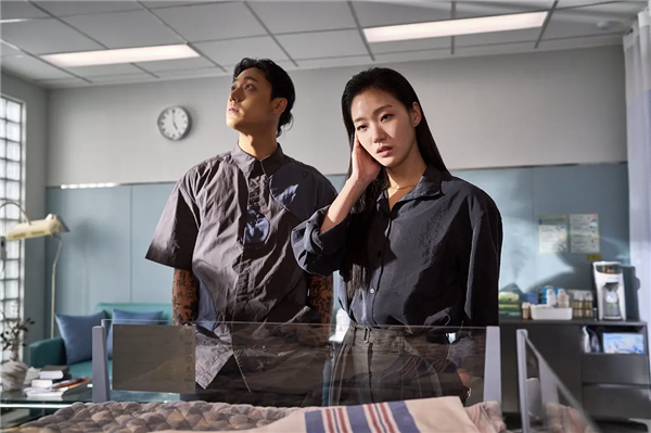 《破墓》唤起的民族情绪与历史记忆,让它在韩国乃至放映地区赢得了满屏好评(图4) 韩国拍了一部爱国主义鬼片