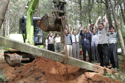 《破墓》唤起的民族情绪与历史记忆,让它在韩国乃至放映地区赢得了满屏好评(图21) 韩国拍了一部爱国主义鬼片