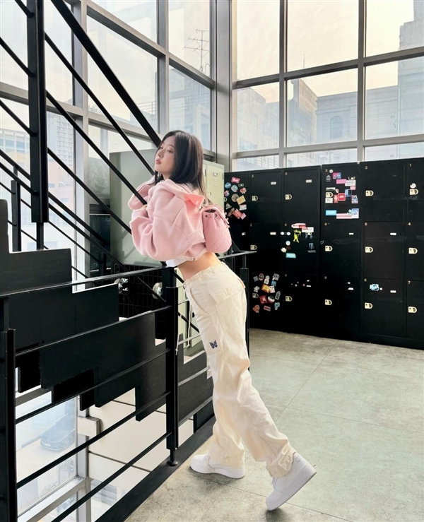 《星刃》性感体模新照欣赏,申在恩的身材太绝美了(图11) 《星刃》性感体模新照欣赏:靓丽动人 身材极佳