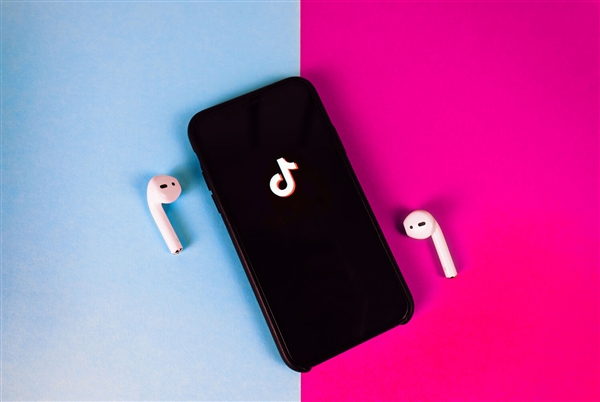 王婆火了赵梅累了:我只是一个普通的老太太,用心在工作(图1) 王婆火了赵梅累了:希望把机会留给真心想交朋友的人