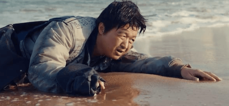 《你想活出怎样的人生》占一半票房,毫无疑问是这个小长假的院线黑马(图7) 《你想活出怎样的人生》占一半票房,毫无疑问是这个小长假的院线黑马(图7)