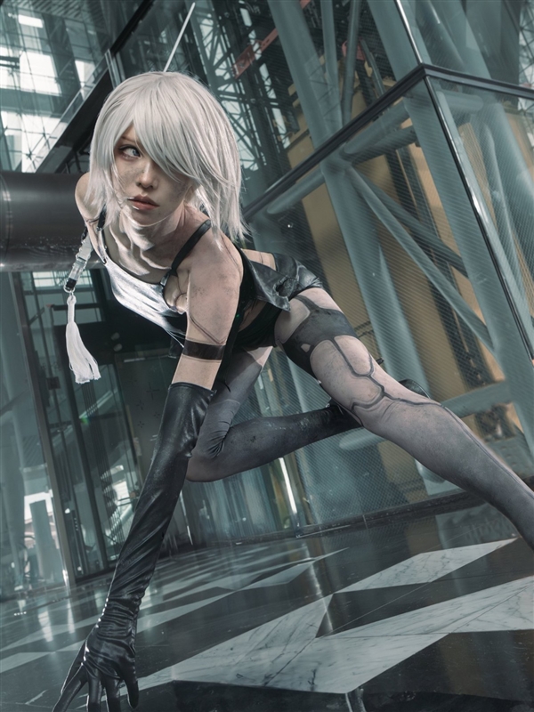 日本美女Cos《尼尔:机械纪元》A2,战损妆容很精致,氛围感十足,一起来欣赏下吧!(图4) 日本美女Cos《尼尔:机械纪元》A2:战损妆容很棒