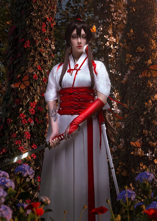 俄罗斯美女Cos《塞尔达》公主图,短裙秀出绝妙身材,一起来欣赏下吧(图5) 俄罗斯美女Cos《塞尔达》公主图:穿短裙秀绝妙身材