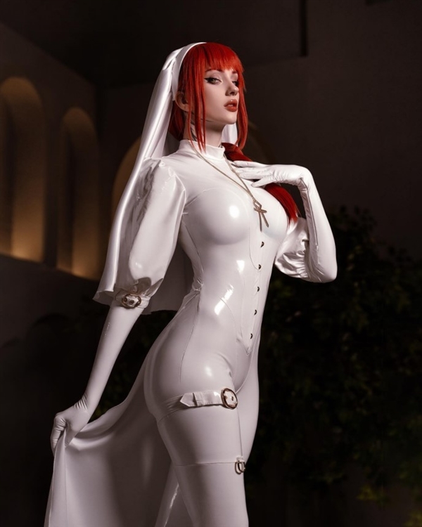 俄罗斯美女Cos《塞尔达》公主图,短裙秀出绝妙身材,一起来欣赏下吧(图10) 俄罗斯美女Cos《塞尔达》公主图:穿短裙秀绝妙身材