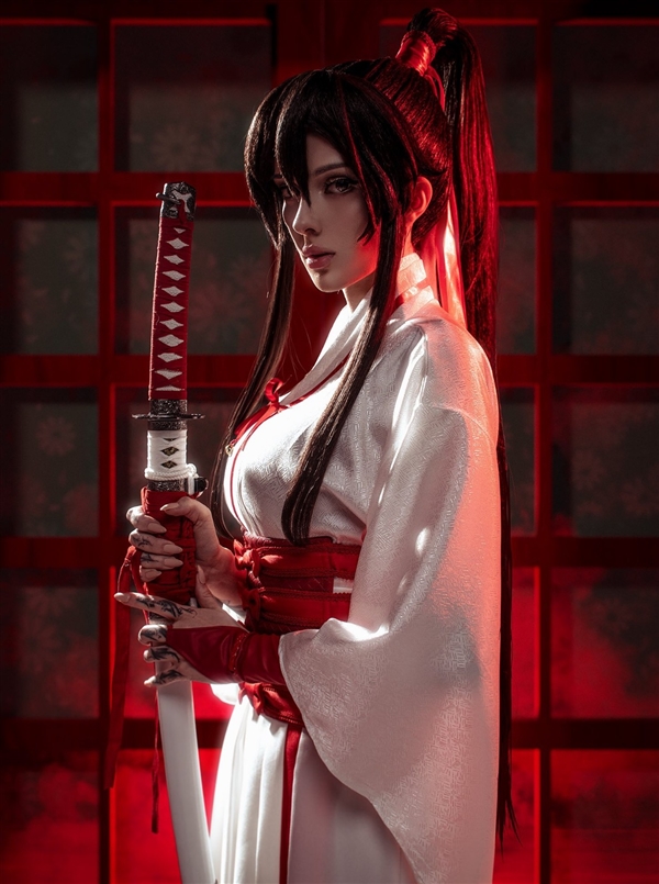 俄罗斯美女Cos《塞尔达》公主图,短裙秀出绝妙身材,一起来欣赏下吧(图13) 俄罗斯美女Cos《塞尔达》公主图:穿短裙秀绝妙身材