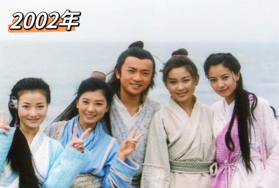 倚天屠龙记剧组重聚苏有朋演唱会,时隔22年再同框,陈紫函晒出多张合影(图2) 倚天屠龙记剧组重聚苏有朋演唱会,时隔22年再同框,陈紫函晒出多张合影(图2)