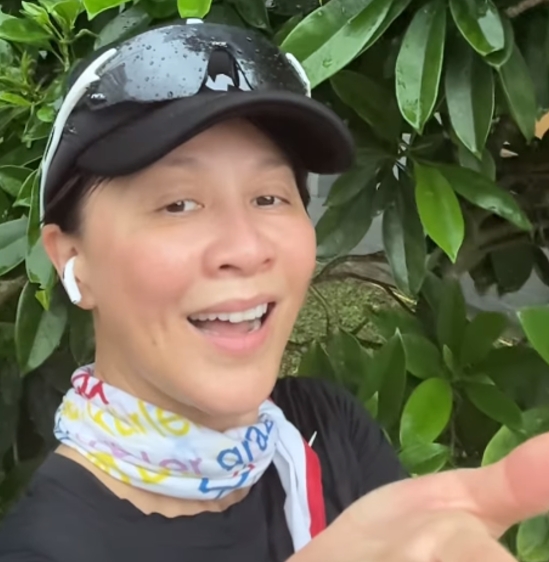 刘嘉玲发跑步遇大雨照片,无惧素颜的样貌曝光(图1) 刘嘉玲发跑步遇大雨照片,无惧素颜的样貌曝光(图1)