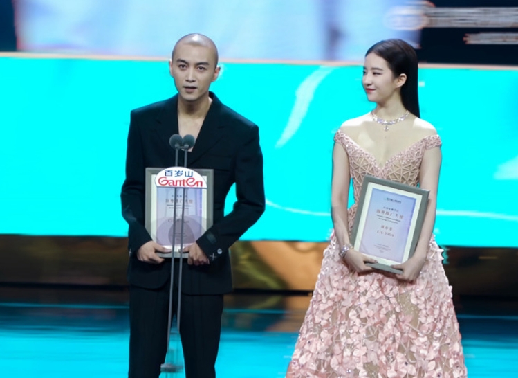 陈晓与陈妍希传出婚变,两人始终未做出回应(图1) 陈晓与陈妍希传出婚变,两人始终未做出回应(图1)