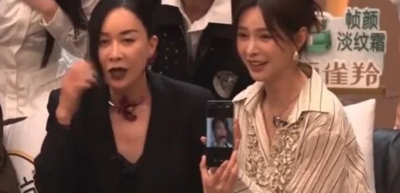 “那英发型抄袭陶喆”突然冲上微博热搜(图1) “那英发型抄袭陶喆”突然冲上微博热搜(图1)