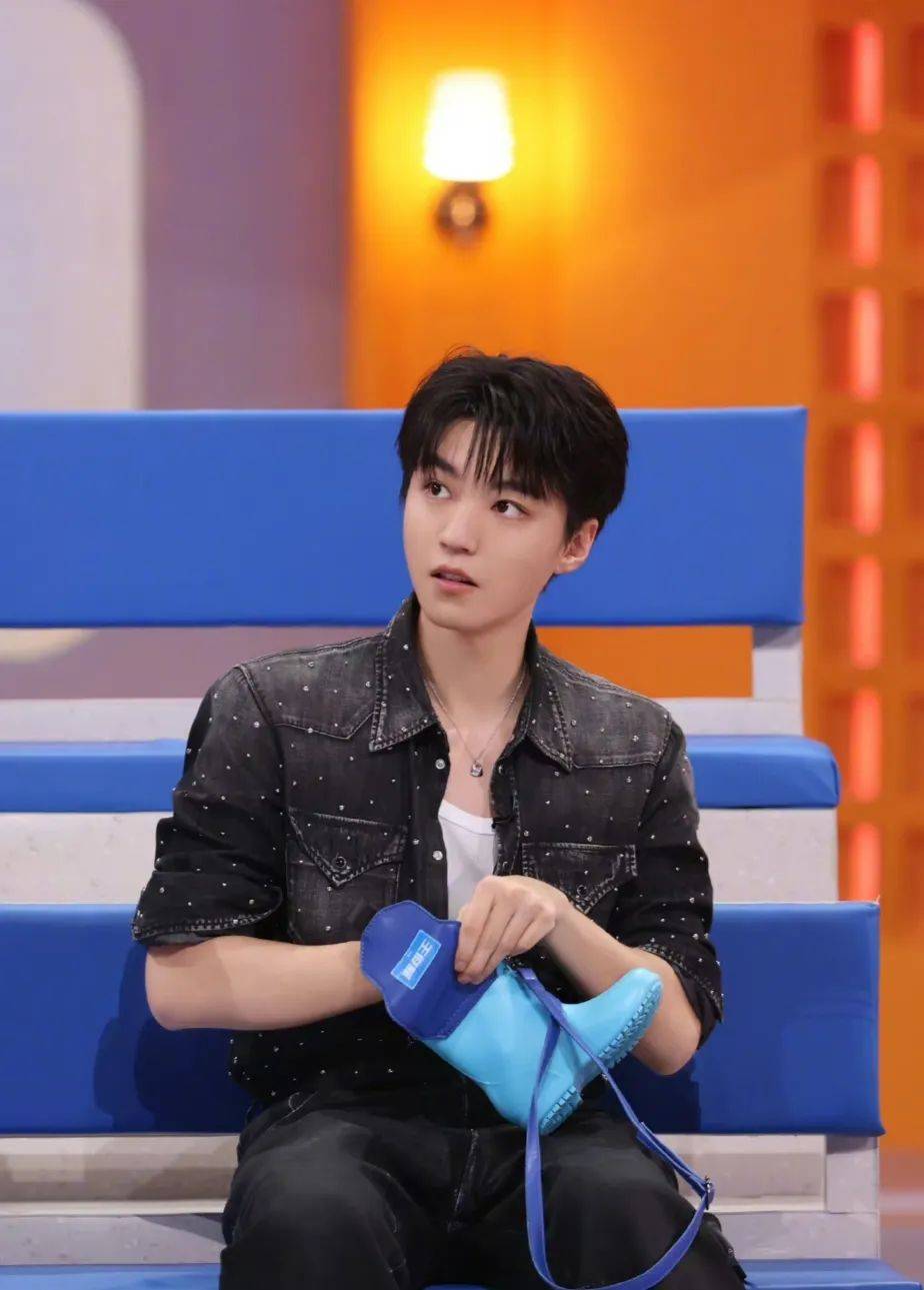 金秀贤金智媛因戏生情的营销做的很足,说到底也是商业情侣而已(图4) 金秀贤金智媛因戏生情的营销做的很足,说到底也是商业情侣而已(图4)