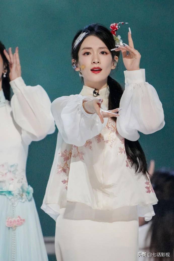 《乘风2024》陈昊宇成C,没有流量与咖位护体、没有情怀加成,也能黑马逆袭(图7) 《乘风2024》陈昊宇成C,没有流量与咖位护体、没有情怀加成,也能黑马逆袭(图7)