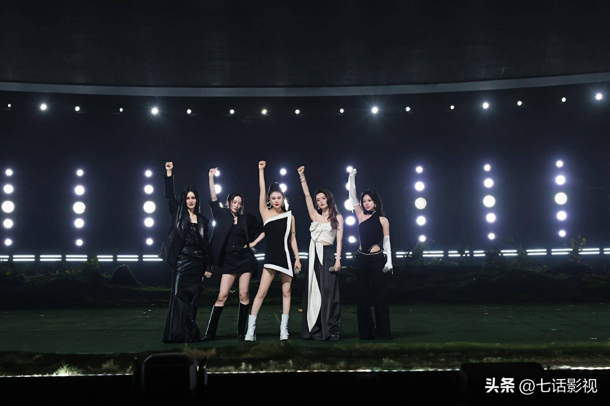 《乘风2024》陈昊宇成C,没有流量与咖位护体、没有情怀加成,也能黑马逆袭(图11) 《乘风2024》陈昊宇成C,没有流量与咖位护体、没有情怀加成,也能黑马逆袭(图11)